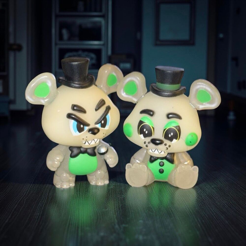 Funko POP Mystery Mini Vinyl Freddy Fazbear Glow in The Dark Figures A32